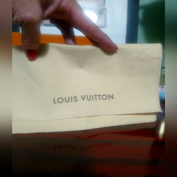 EUC Louis Vuitton Suhali Compact Wallet - Picture 12 of 13